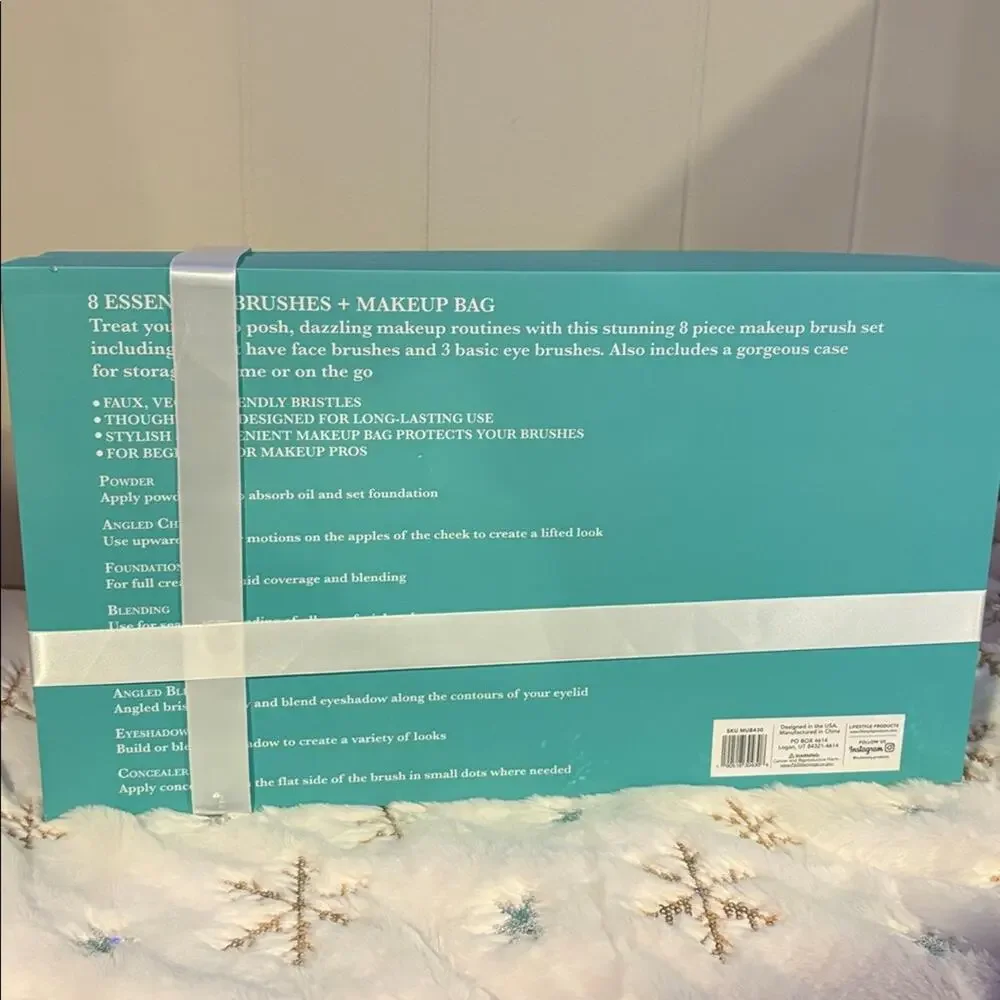 BNWT TIFFANY BLUE Viral Teal Rhinestone Bow Makeup Brush and Case Gift Set
